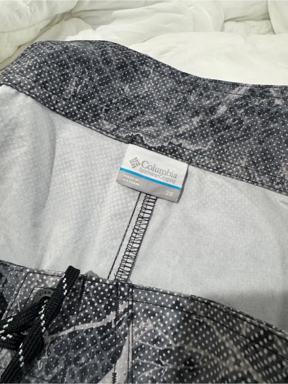 Columbia Men's Black & Gray Marble-Print Swim Board Shorts